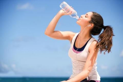 Phần trăm lượng nước cơ thể nói lên điều gì ?