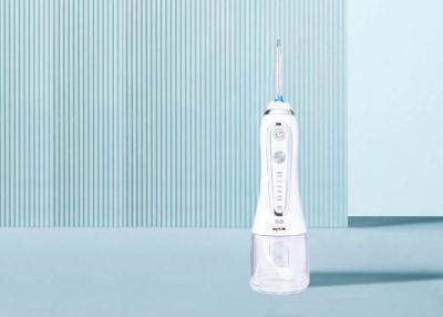 Máy tăm nước - Bí quyết làm sạch răng miệng cho gia đình hiện đại