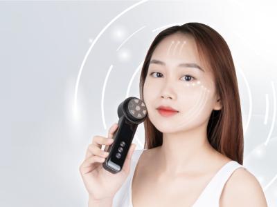 Những lưu ý khi sử dụng máy hút mụn đầu đen nóng lạnh Maxcare Max666 tại nhà