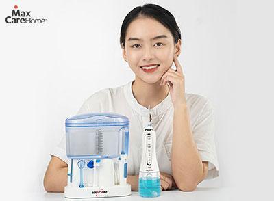 Kinh nghiệm mua máy tăm nước: So sánh máy cầm tay Maxcare Max456S và máy tăm nước sóng siêu âm Max456Plus
