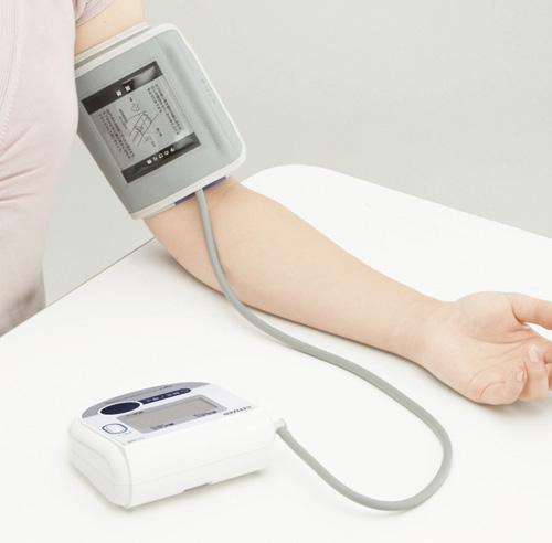 Hình ảnh hướng dẫn sử dụng máy đo huyết áp điện tử bắp tay Citizen CH-453