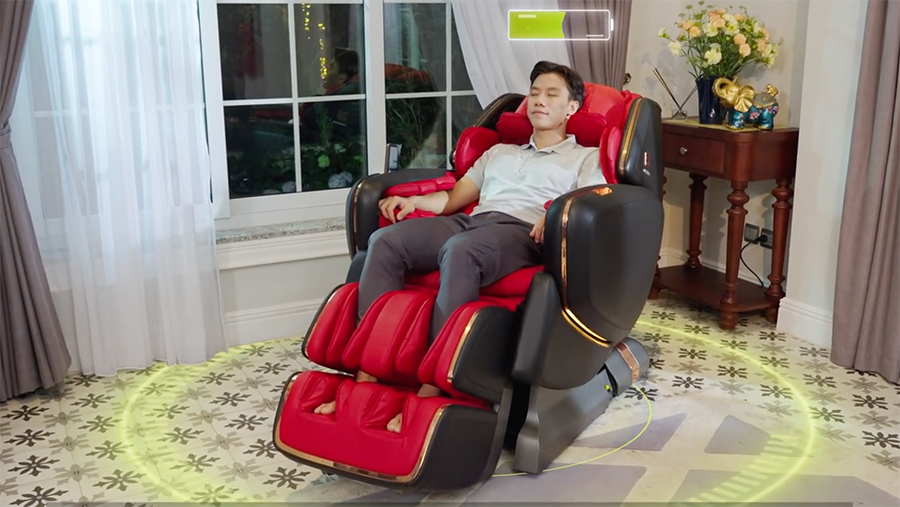 Quế Ngọc Hải tậu ghế massage có giá bằng chiếc xe hơi OHCO M8 LE của Maxcare Home