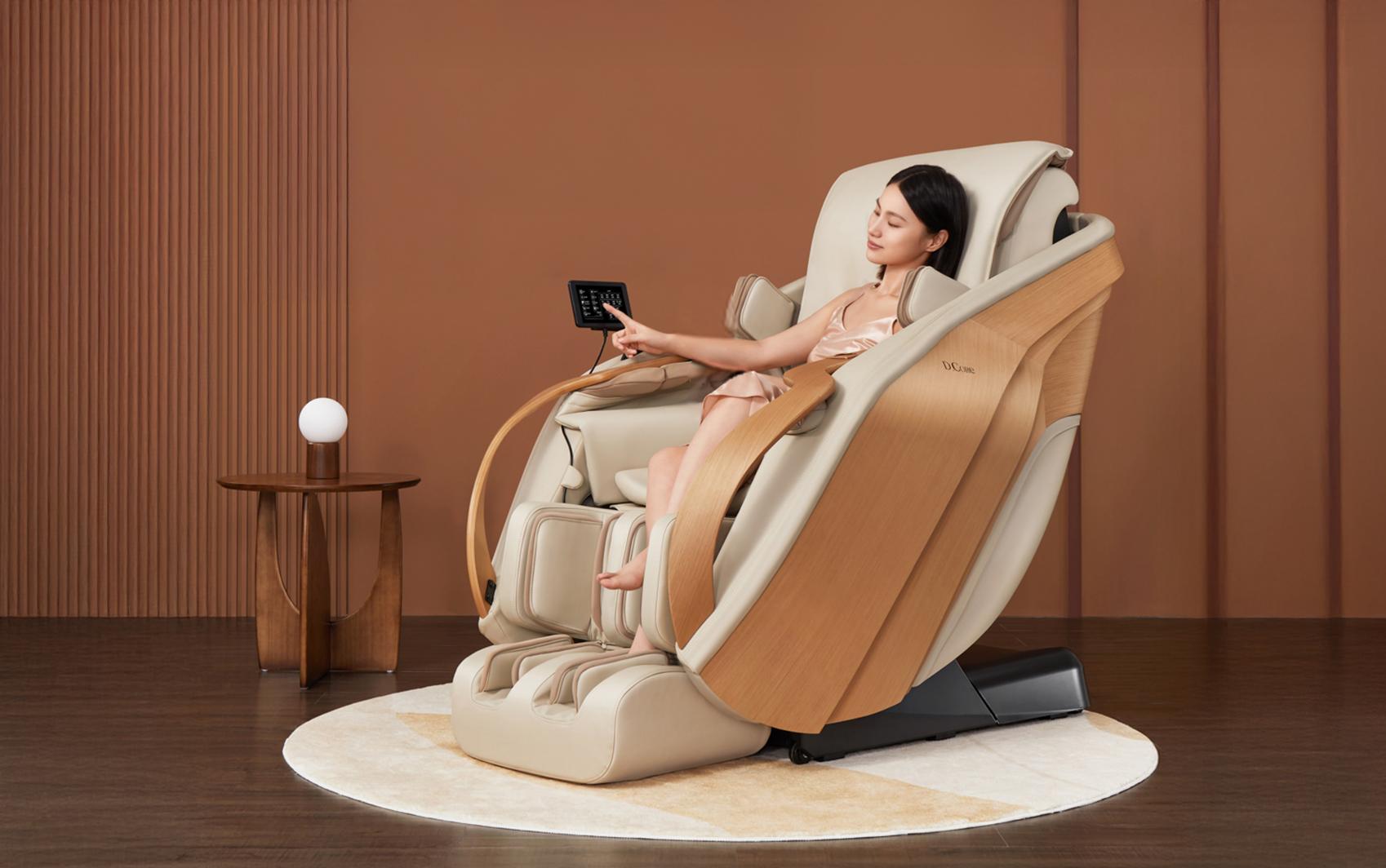 Ghế massage trị liệu toàn thân D.Core 2 sở hữu công nghệ massage mô sâu, tác động tới 66mm vào tầng cơ