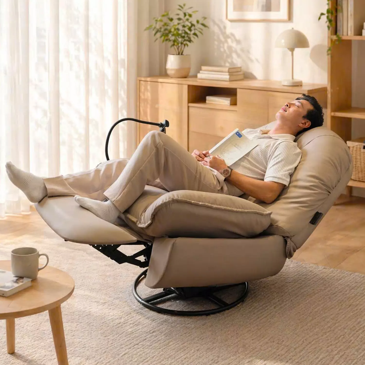 Ghế massage phân khúc phổ thông mang đến những lợi ích thiết thực cho sức khỏe thể chất và tối ưu hóa tài chính của gia đình