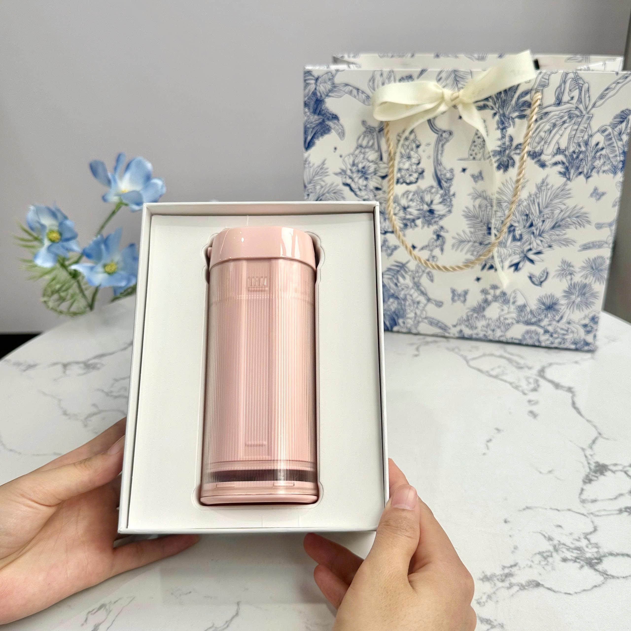 qua_tang_doanh_nghiep_cao_cap_2025