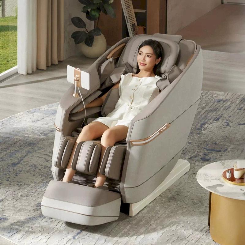 Việc sở hữu một chiếc ghế massage cá nhân tại nhà mang lại bài toán đầu tư thông minh hơn hẳn về sức khỏe