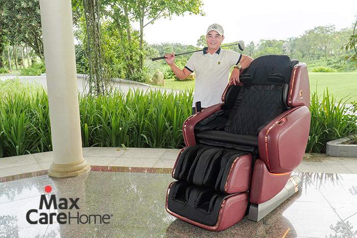 Ghế massage OHCO M.8 LE được lắp tại sân golf giúp người chơi xoa bóp cơ bắp