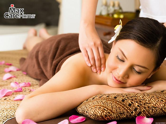 Massage là một phương pháp hỗ trợ trị liệu đau mỏi vai gáy