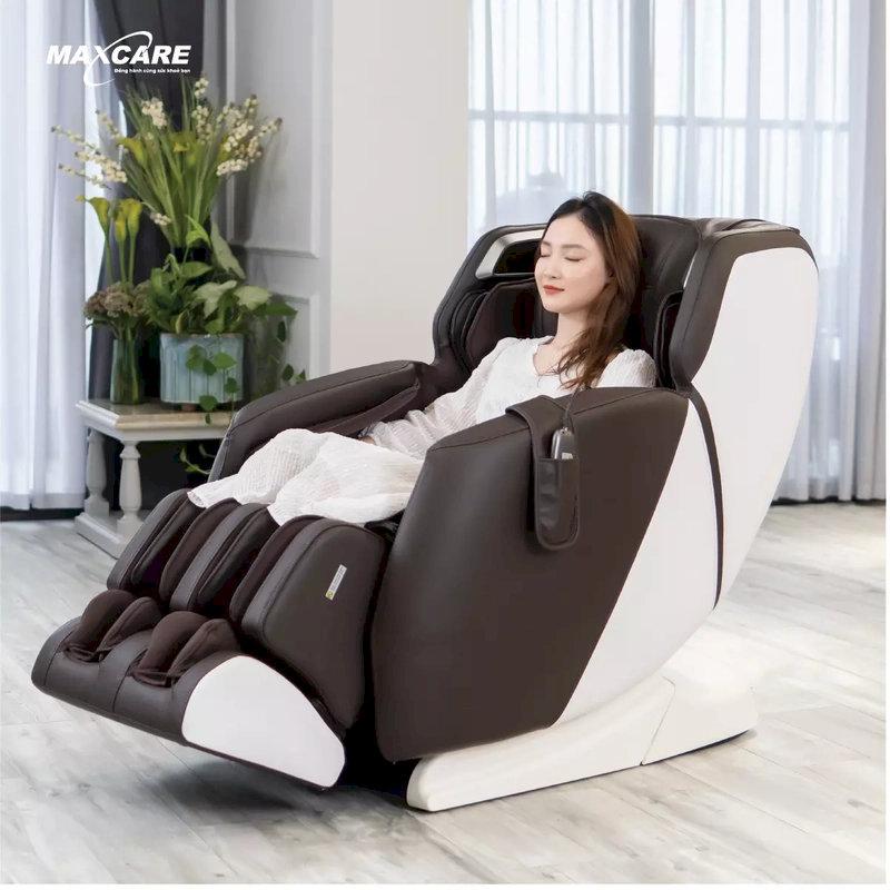 Hình ảnh dòng ghế massage toàn thân AI Maxcare Max684pro trong phòng khách