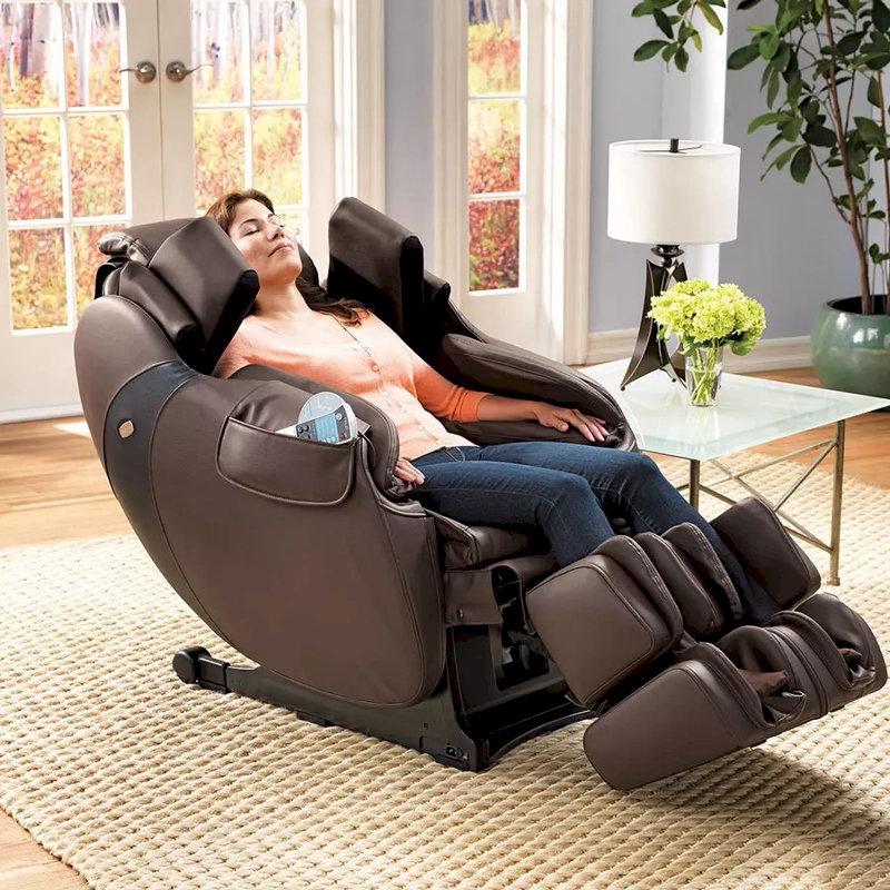 Hình ảnh ghế massage toàn thân Inada Flex 3S HCP-S373D trong phòng khách