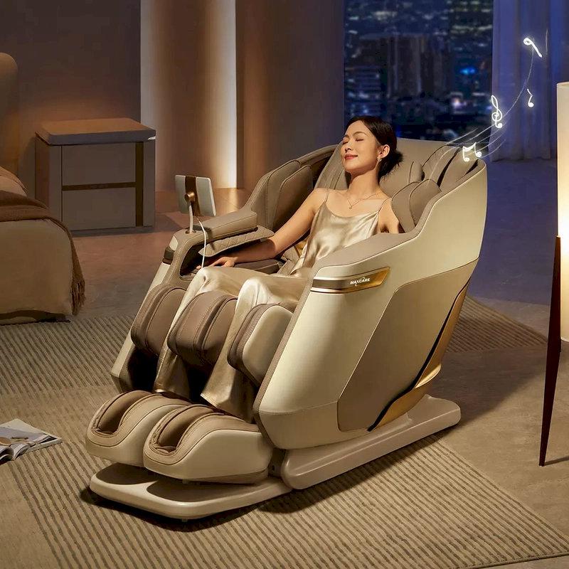 Hình ảnh ghế massage toàn thân Maxcare Aura Phantom V1 trong phòng ngủ