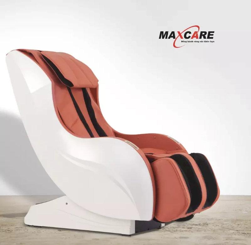 Ghế massage toàn thân Maxcare Max616S có màu trắng cam ấn tượng
