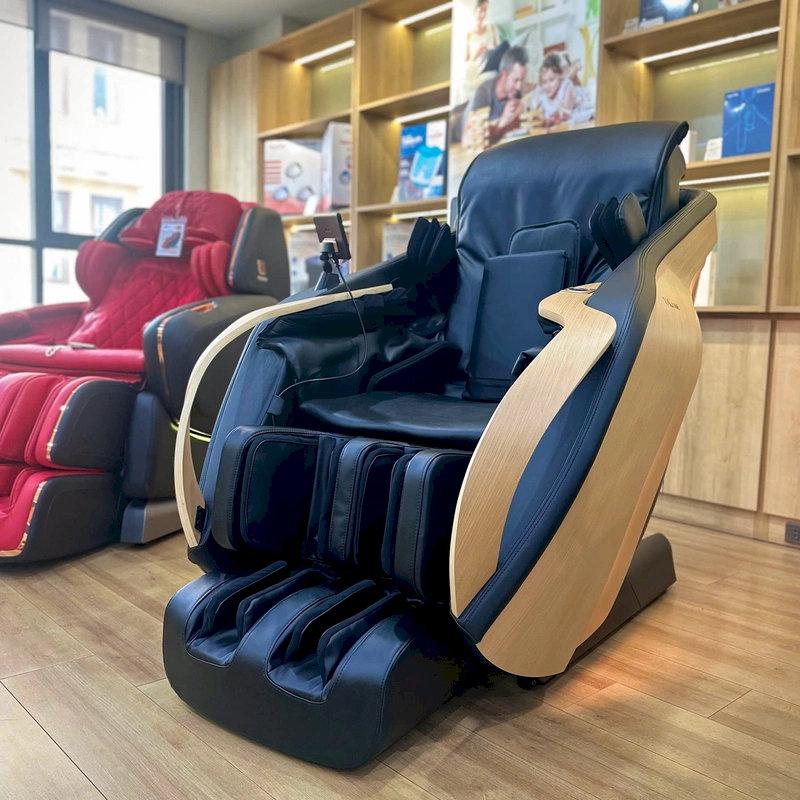 Hình ảnh ghế massage iFIT PRO được trưng bày tại showroom Maxcare Home